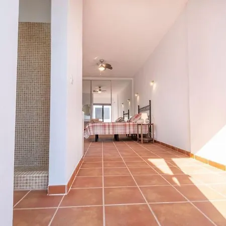 Very Private 4 Bedroom Acebo With Electrically Heated Pool 别墅 *