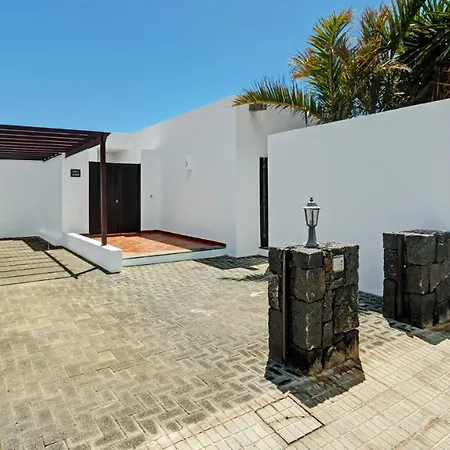 Very Private 4 Bedroom Acebo With Electrically Heated Pool 别墅 *
