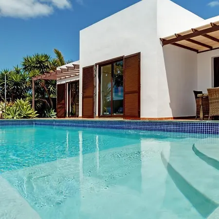 别墅 Very Private 4 Bedroom Acebo With Electrically Heated Pool 普拉亚布兰卡