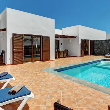 Villa Very Private 4 Bedroom Acebo With Electrically Heated Pool Playa Blanca (Lanzarote)