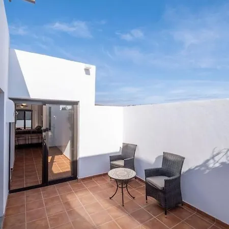 Very Private 4 Bedroom Acebo With Electrically Heated Pool Villa Playa Blanca (Lanzarote)