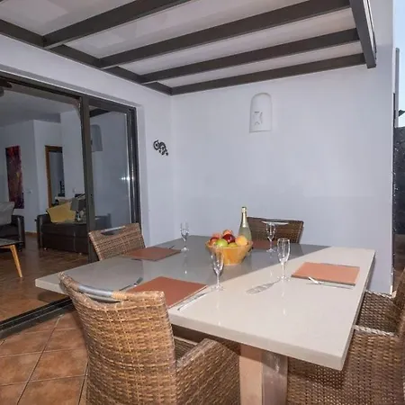 Very Private 4 Bedroom Acebo With Electrically Heated Pool Villa Playa Blanca (Lanzarote)