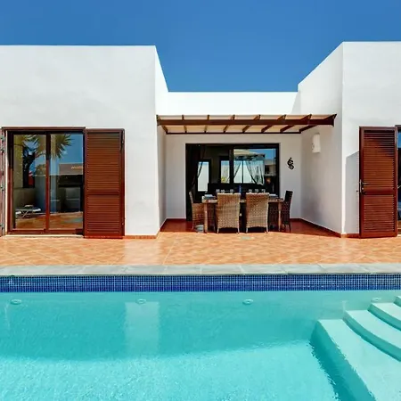 Villa Very Private 4 Bedroom Acebo With Electrically Heated Pool *
