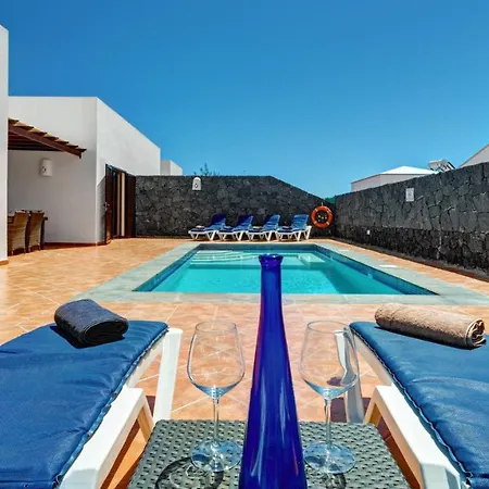 Very Private 4 Bedroom Acebo With Electrically Heated Pool *